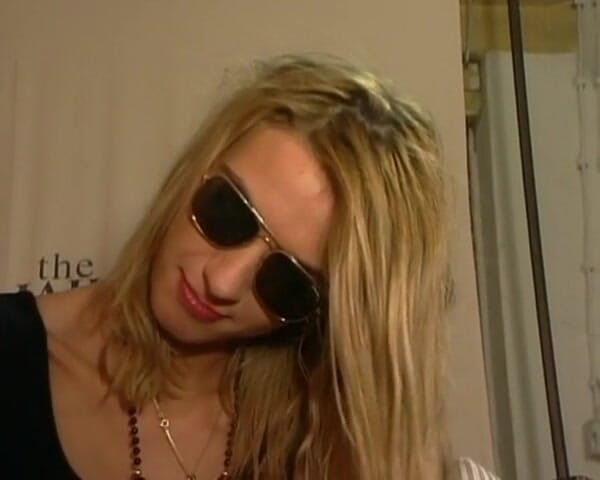 Deutsche Camgirls: Três deslumbrantes senhoras alemãs adoram fisting nos buracos uma da...