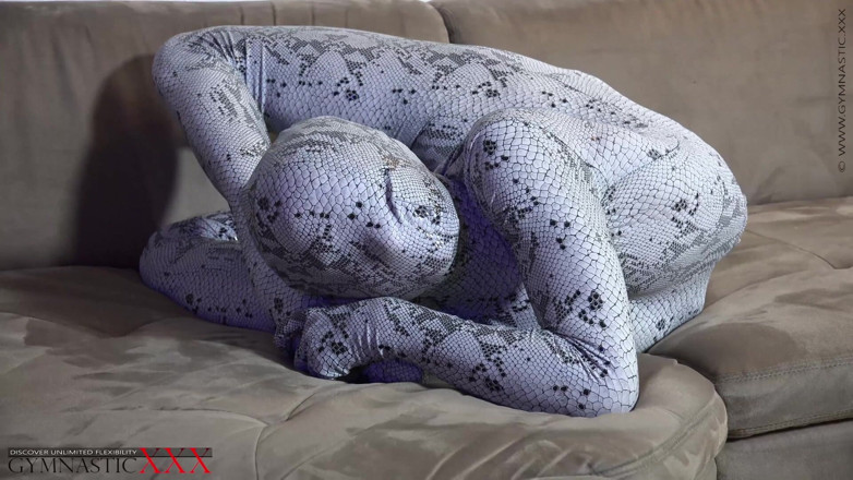 ZentaiDolls: Sexy Zentai Snake