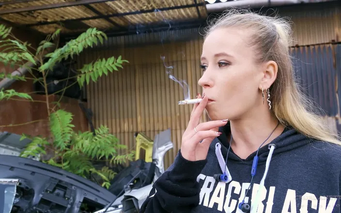 Cruel Anettes fetish world: Smoking in an Sweater
