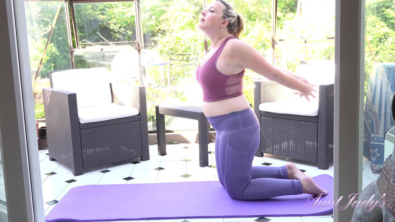 Aunt Judy's: AuntJudys - Hot BBW MILF Charlie Rae's hot yoga workout