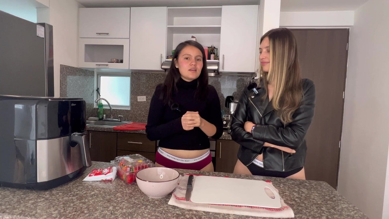 scarlettandc: We Prepare Creamy Strawberries and Have Fun