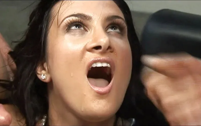 Double Penetration Party: Unleashed brunette gives a handjob
