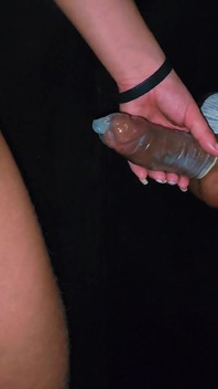 Menikah Sialan Orang Asing Di Gloryhole Di Depan Cuckold.