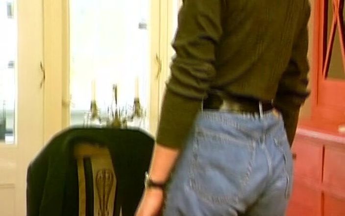 German Amateur Videos: Wanita berkelas dari jerman melepas semuanya