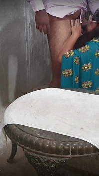 Esposa casera follada por el gerente de seguridad
