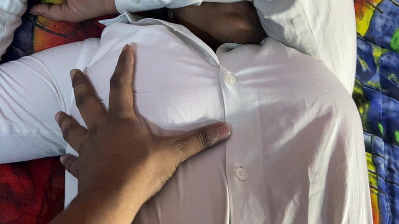 Angoori: Indická vysokoškolačka nevlastní sestra šuká nevlastního bratra