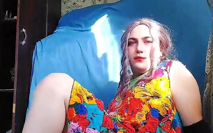 Kitty_Cross: Hetero-sissy-transvestiert mit dickem hintern, weißer dicker arsch mag einfach sehr...