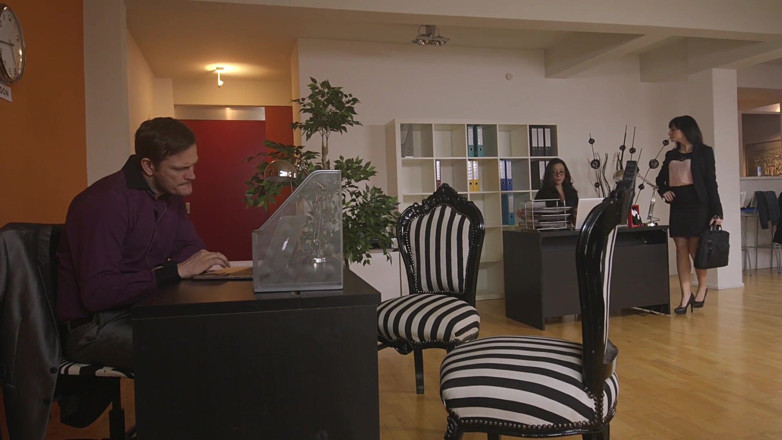 Club Anissa Kate: Dvě sekretářky si navzájem lížou kundičku a zadek během pracovní...