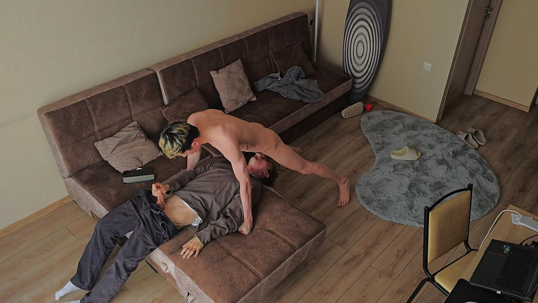 Max Gen: 보지를 가지고 샤워하는 남자, 나에게 와서 입에서 나를 따먹어, 그 후 그는 나를 따먹고 내가 왔다