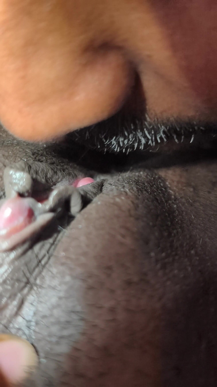 Realmallucouplevlog: Ragazza tamil mallu che si gode la figa leccata e...