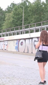 German scout - zwergmädchen mary jane grober pickup-casting-fick im freien