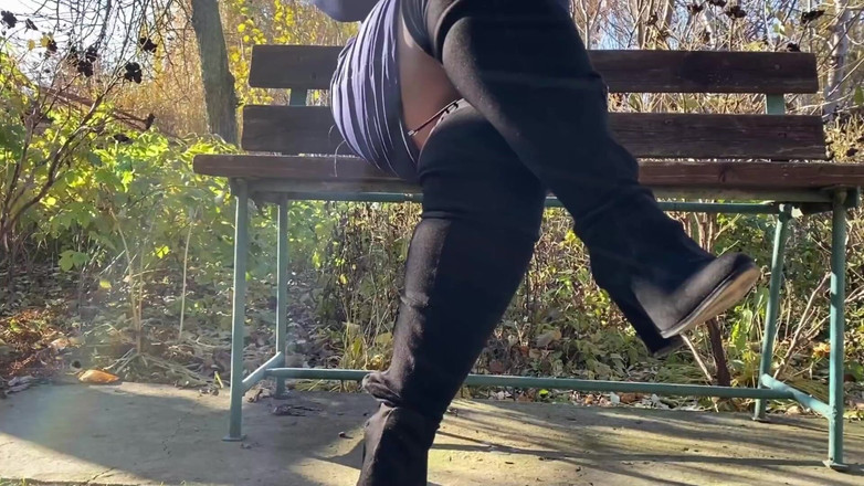 OurFetishLife: Arta mamei mele vitrege mature de a se masturba fără...