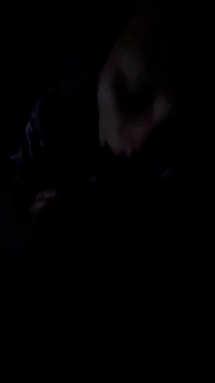 LuluLemons000: 在黑暗偷偷地链接出轨吮吸鸡巴