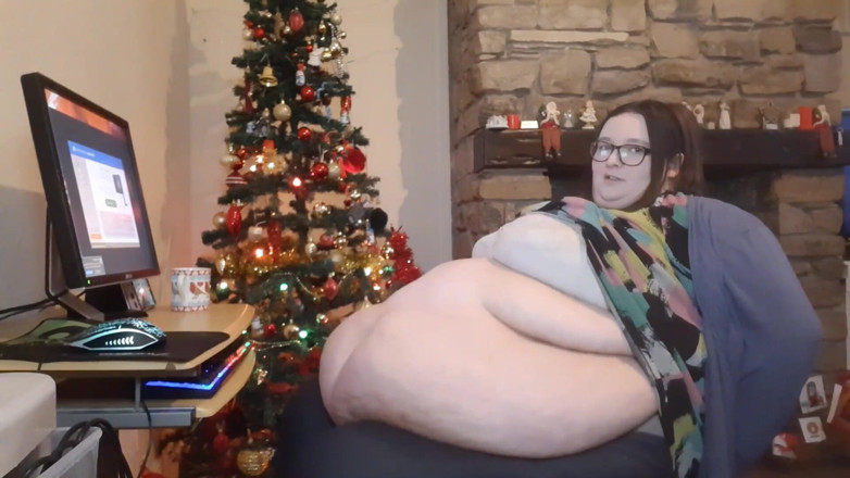 SSBBWLadyBrads: The fattest girl at work belly rubs
