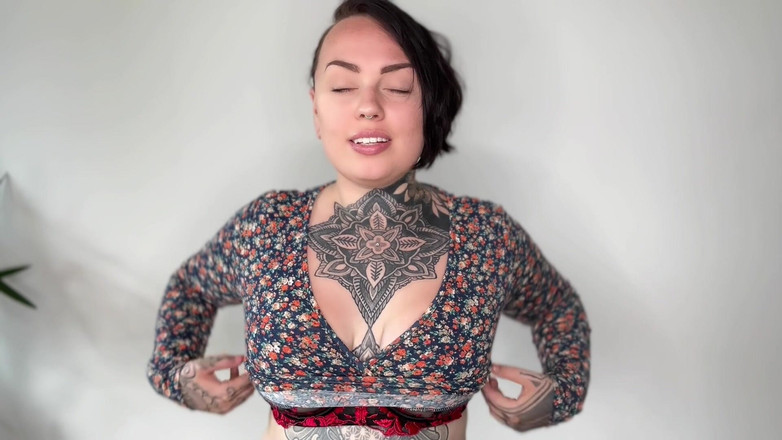 Miss Valentina: Adoration des aisselles par ma belle-mère