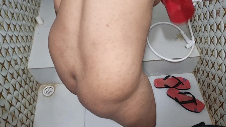 bdboygirl69: Bangladeshi Girl Shaved Her Pussy and Armpit.