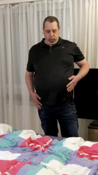 Blauen Jeans'te softcore im schlafzimmer