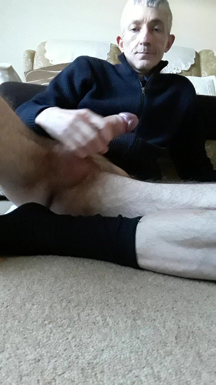 James Dirty Boy: Thủ dâm trong phòng khách