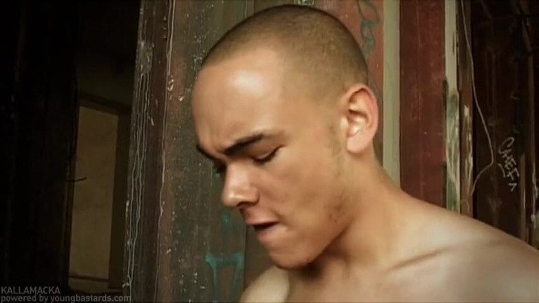 Young Bastards: Twink en geneukt