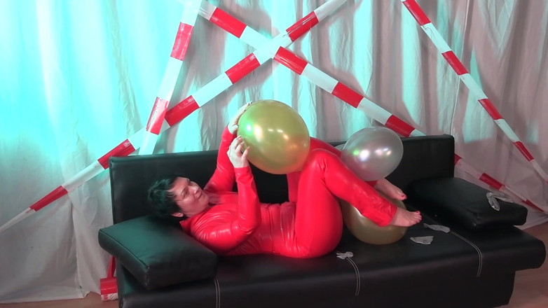 Looners Passion: Latexgirl Poppin balónky