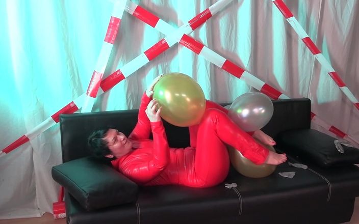 Looners Passion: Latexgirl Poppin balónky