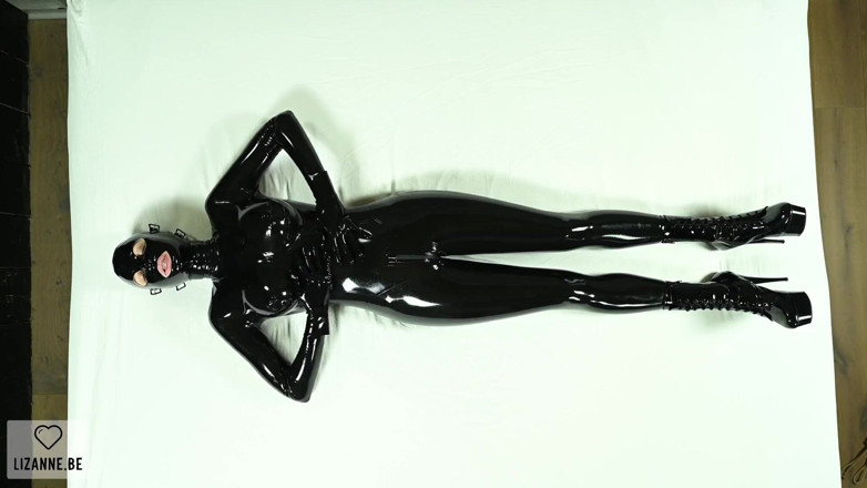 Lizanne: Bound and Vibed