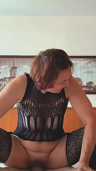 Un coleg m-a invitat la hotel și m-a futut