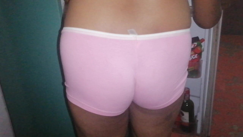 Tina Baby: Pula gigantică a socrului atârnă sub saromul său pentru fiica...