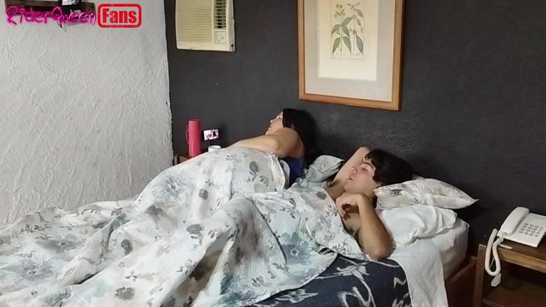 Riderqueen: Stemmom mengejutkan dan bercinta gaya sudu, video untuk peminat saya.
