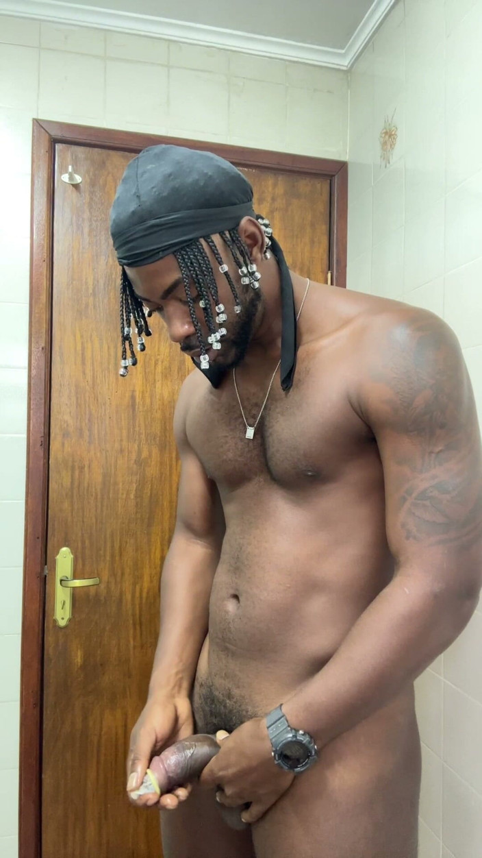 Marlon Costa Official: أقوم بالنشوة كثيرا في الواقي الذكري لترى كمية الحليب