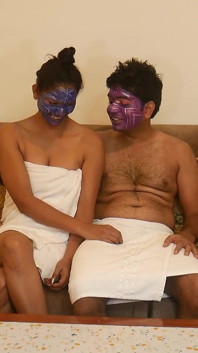 Indiana meia-irmã e meio-irmão tendo conversa suja e sexo no sofá