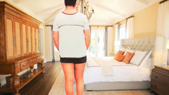 Kitty_Cross: Femboy lucu menarik hoodie ke wajah pemalu yang memerah