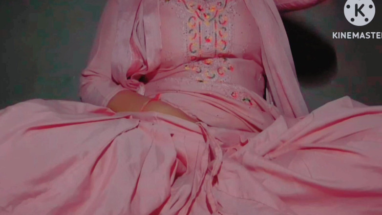 TricolorMusic3: 美しいホットなパンジャーブ系のセクシーな女の子が胸を抱え、熱い小指の秘部を擦りながら、私たちをたくさん撫でている。オナニーはキ・ジャブ