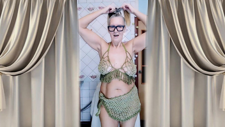 Lukerya: Гаряча домогосподарка Лукеря. Веселий флірт.