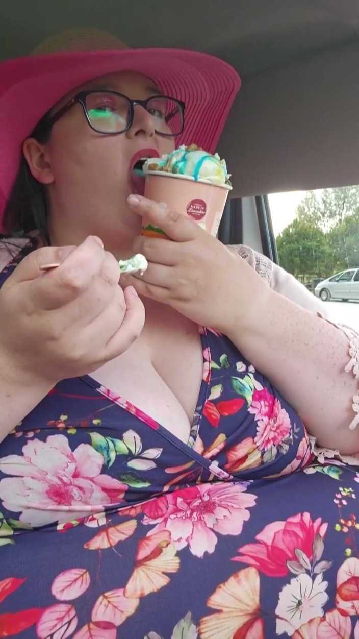 SSBBWLadyBrads: Snězme zmrzlinu