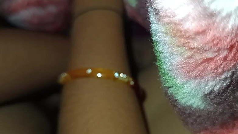 Raani16: Poesje van mijn vriendin vingeren in collegehostel