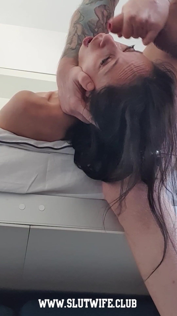 Slutwife Club: Detrás de la boca: follada en la cara, adoración de...