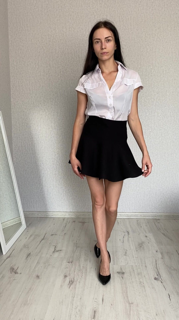 Princess Monica: JOI, Legs Tease, Modeling, Cum Countdown