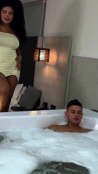 Psicóloga Muy Caliente, Trio Con Amiga Y El Tonto De Esposo De Gran Verga