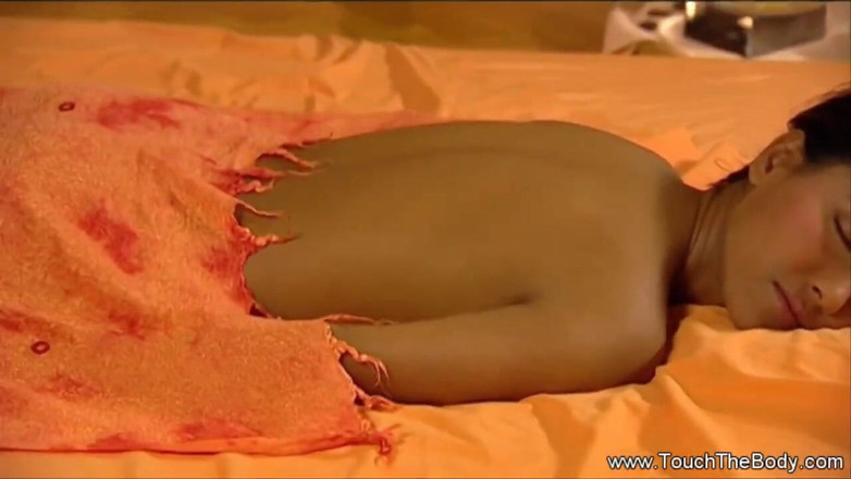 Touch The Body: Romantic massage with two lesbian babes