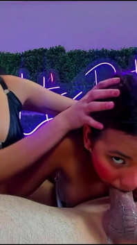 Sesi ngentot anal ganas bareng sekelompok teman kuliah