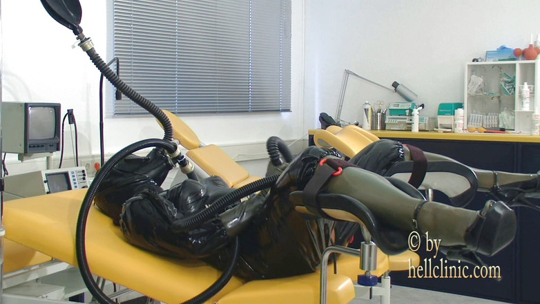 Rubber & Clinic Studio - 1ATOYS: Seks nakal dalam gasmasks