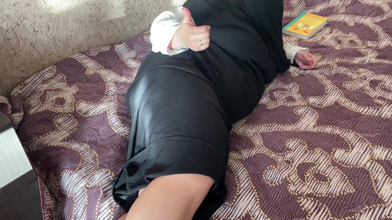 Lux Eva: अरब खलीफा को अपनी चूत में वीर्य का भार मिलता है