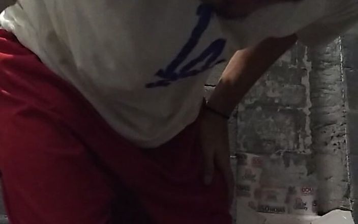 AlexAlejandro13: 몸을 소변을 볼 때 좋아하시나요?