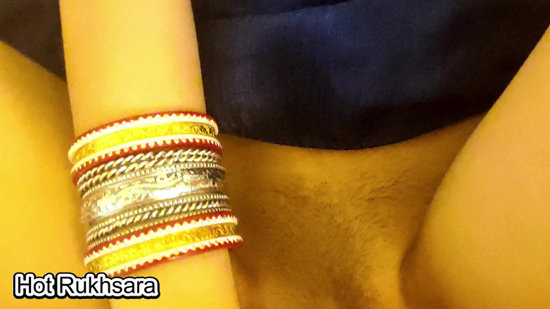 hot_rukhsara: 男朋友想要从女朋友那湿润的阴户和大胸部操逼