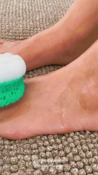 FootFetishFashion: My first massage with oil
