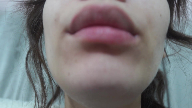 AmayaMori: 我的印度继妹在她嘴里给我看她的舌头和牙齿