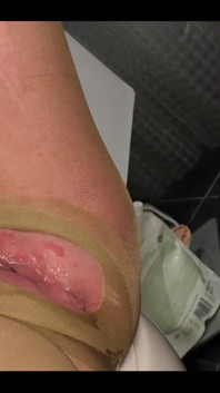 Very Very Strong Pee Stream on the Wall in Pantyhose and High Heels