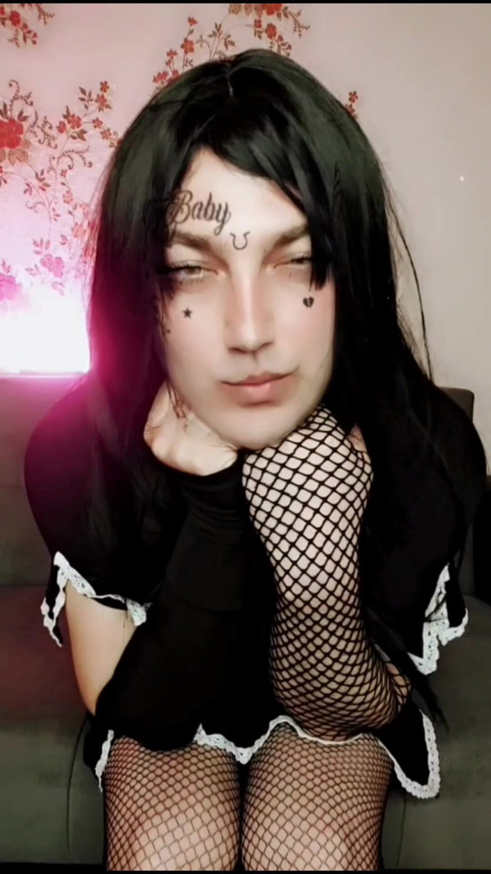 Kitty_Cross: La joven princesa gótica Kitty