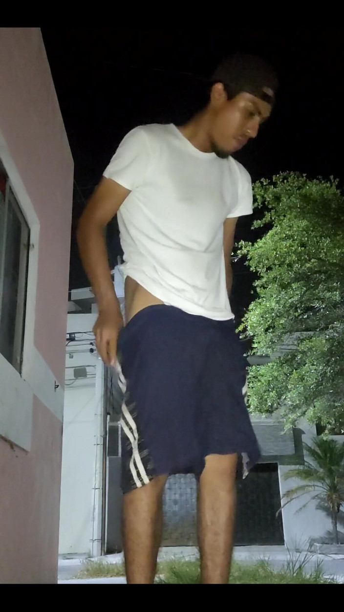 AlexAlejandro13: Donderdag veranda huis welterusten naakt
